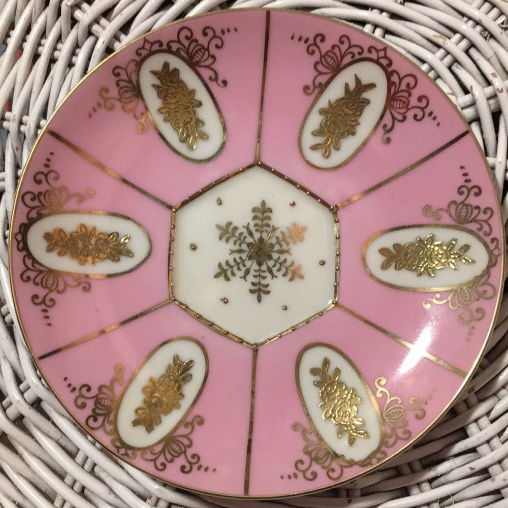 Small Pink & Gold Vintage Plate For Under Plants , Catch All Dish/Display Decor - Picture 8 of 8